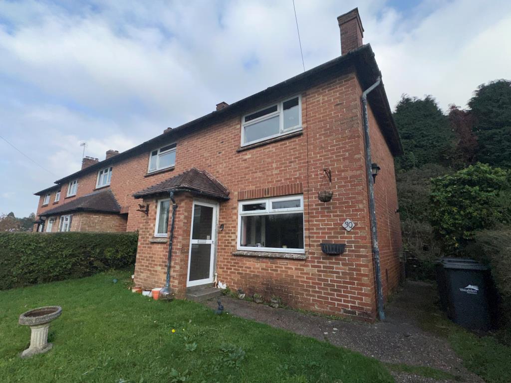 Lot: 71 - SEMI-DETACHED HOUSE FOR IMPROVEMENT - Semi detached house